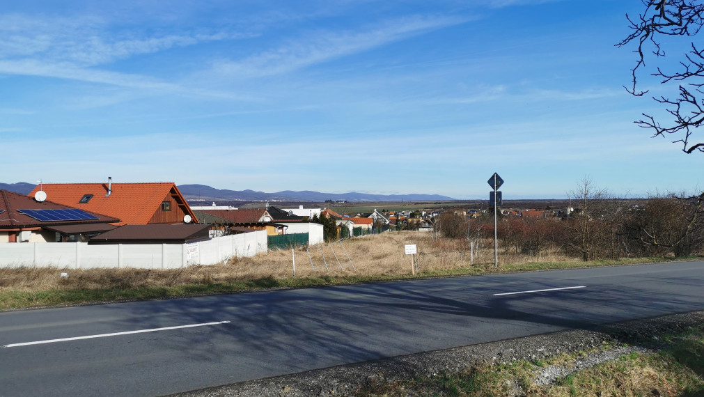 PREDAJ: Investičný pozemok s vyhliadkou do budúcna, 1708 m2, Šenkvice